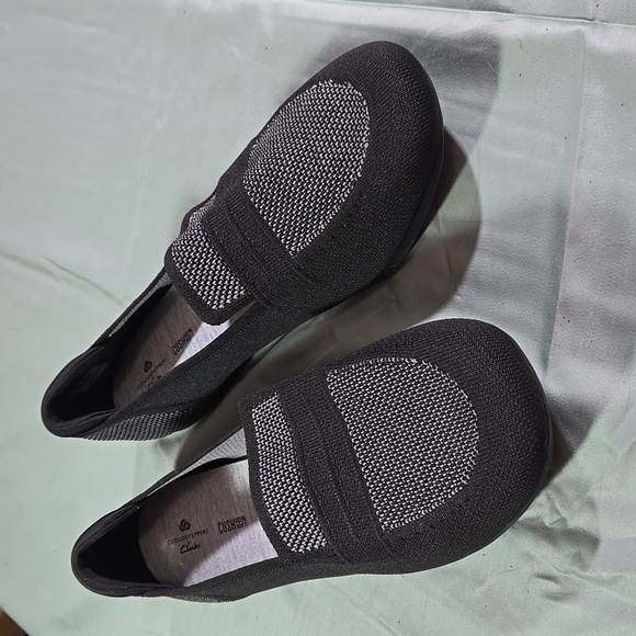Clarks Cloudsteppers Black & Gray Womens Size 12W Slip On Shoes - Picture 1 of 7